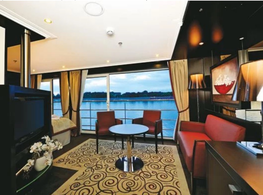 Royal Suite.jpeg